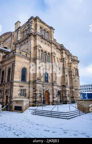 University of Edinburgh McEwan Hall (élévation sud), avec un tapis de neige, Bristo Square, Southside, Édimbourg, Écosse, ROYAUME-UNI Banque D'Images