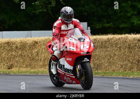 Andy Caddick, Shaun Goverd, Ducati GP6 Desmosedici, Grand Prix Heroes à deux roues, motos de course emblématiques de la fin des années 1940 à 2021, Goodwood Fest Banque D'Images