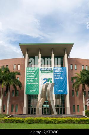 FORT MYERS, FL, États-Unis - 6 JUILLET 2022 : Lutgert College of Business de l'Université Florida Gulf Coast. Banque D'Images