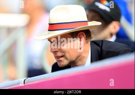 Le comte de Wessex regardant les pelouses au parc Victoria le sixième jour des Jeux du Commonwealth de 2022 à Birmingham. Date de la photo: Mercredi 3 août 2022. Banque D'Images