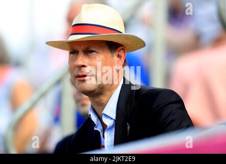 Le comte de Wessex regardant les pelouses au parc Victoria le sixième jour des Jeux du Commonwealth de 2022 à Birmingham. Date de la photo: Mercredi 3 août 2022. Banque D'Images