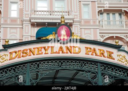 Parade à Disney Land Paris avec quelques personnages célèbres. Banque D'Images