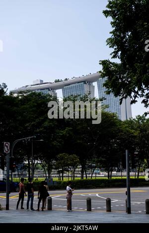 Singapour, ville de Singapour. 15 juillet 2022. Vue générale sur Boat Hotel et Marina Bay Sands dans la ville de Singapour. Photo Sebastian Frej Banque D'Images