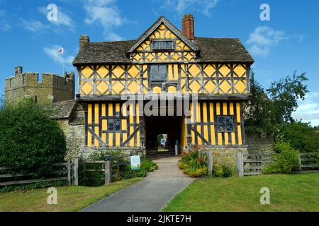 Le château de Stokesay, dans le Shropshire, est l'un des plus beaux manoir fortifié d'Angleterre. Il a été construit à la fin du 13th siècle par Laurence de Ludlow. Banque D'Images