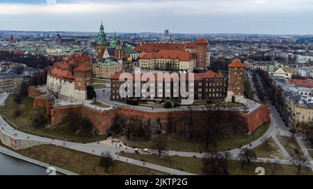 Vue aérienne du célèbre château royal de Wawel à Cracovie Banque D'Images