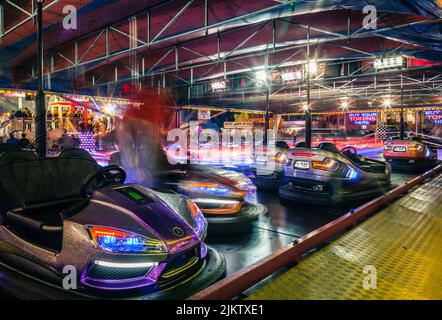 Traces légères de la promenade « The Dodgem » à Witney Feast. Septembre 2015 Banque D'Images