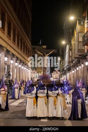 Semana santa Valladolid, procesión de la peregrinación del consuelo con el paso del santísimo cristo del consuelo portado a hombros Banque D'Images