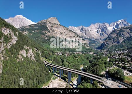 A5 autoroute d'Aoste au Mont blanc. Italie. Banque D'Images