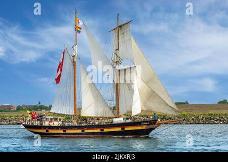 Le Saint-Laurent II se jette à Cleveland pendant le Tall Ships Festival Banque D'Images