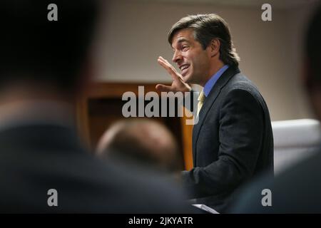 Austin, Texas, États-Unis. 3rd août 2022. L'avocat d'Alex Jones (non montré) ANDINO REYNAL, présente les arguments de clôture le mercredi 3 août 2022, au palais de justice du comté de Travis à Austin. Jones a été trouvé pour avoir diffamé les parents d'un étudiant de Sandy Hook pour avoir appelé l'attaque un canular. (Credit image: © Briana Sanchez via ZUMA Press Wire) Banque D'Images