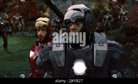 ROBERT Downey Jr., Don Cheadle, IRON MAN 2, 2010 Banque D'Images