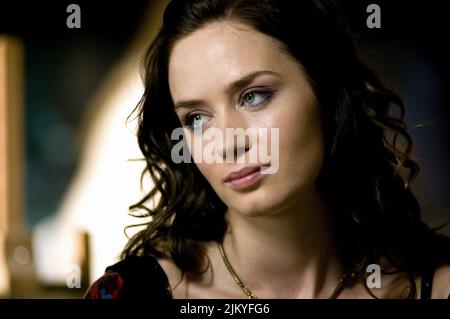 EMILY BLUNT, WILD TARGET, 2010 Banque D'Images