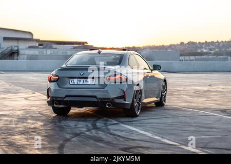 2022 BMW 22Oi photoshoot au coucher du soleil et jour à Johannesburg afrique du Sud Banque D'Images