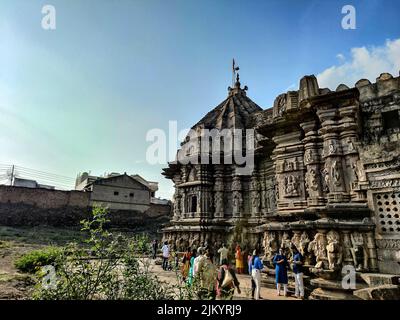 Khidrapur, Inde- 6 novembre 2021; vue extérieure de l'ancien temple Kopeshwar Mahadev, belle sculpture révèle la culture et les traditions hindoues Banque D'Images