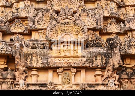 Sculptures de dieux hindous sur le temple du temple de Brihadeshwara, Gangaikonda Cholapuram, Ariyalur, Tamilnadu, Inde. Banque D'Images