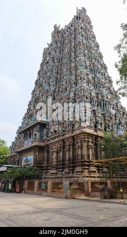 Porte d'entrée du Gopuram occidental du Temple Meenakshi Amman, Temple construit au début de l'A.D, Madurai, Tamilnadu, Inde. Banque D'Images