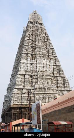 Vue latérale de l'entrée principale du temple d'Arunachaleshwara Gopuram, Tiruvannamalai, Tamilnadu, Inde. Banque D'Images