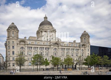 le bâtiment de l'autorité portuaire de liverpool à la tête de l'embarcadère liverpool merseyside est un site classé au patrimoine mondial de l'unesco Banque D'Images