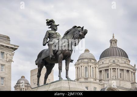 Statue d'edward V11 à cheval sur le front de mer à liverpool merseyside Banque D'Images