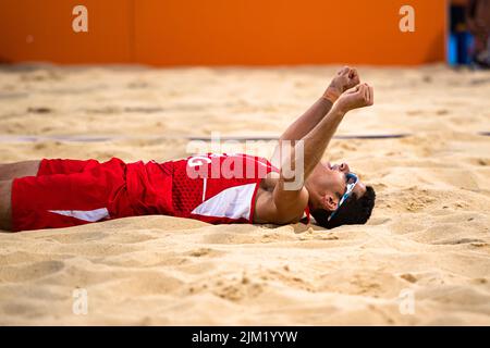 BIRMINGHAM, ROYAUME-UNI. 03rd août 2022. Joaquin Bello (ENG) célèbre lors du volley-ball de plage masculin des Jeux du Commonwealth 2022 de Birmingham à l'arène de Birmingham mercredi, à 03 août 2022, à BIRMINGHAM, AU ROYAUME-UNI. Credit: Taka Wu/Alay Live News Banque D'Images