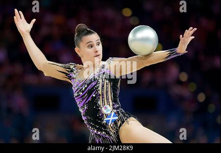 Louise Christie en Écosse pendant la gymnastique rythmique, la finale de l'équipe et la qualification individuelle - sous-division 1 à l'Arena Birmingham le septième jour des Jeux du Commonwealth 2022 à Birmingham. Date de la photo: Jeudi 4 août 2022. Banque D'Images