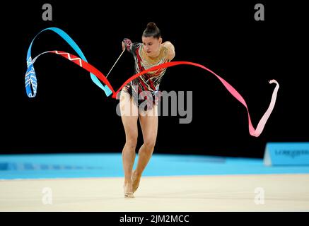 Louise Christie en Écosse pendant la gymnastique rythmique, la finale de l'équipe et la qualification individuelle - sous-division 1 à l'Arena Birmingham le septième jour des Jeux du Commonwealth 2022 à Birmingham. Date de la photo: Jeudi 4 août 2022. Banque D'Images