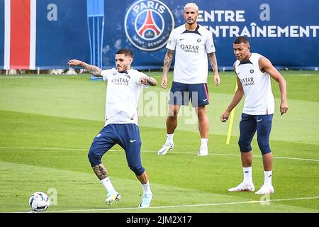 Mauro ICARDI du PSG, Leandro PAREDES du PSG et Kylian MBAPPE du PSG lors de la formation de l'équipe Paris Saint-Germain sur 04 août 2022 au Camp des Loges à Saint-Germain-en-Laye près de Paris, France - photo: Matthieu Mirville/DPPI/LiveMedia Banque D'Images