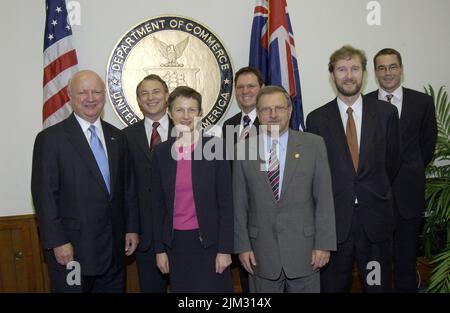 Bureau du Secrétaire adjoint - SECRÉTAIRE ADJOINT SAMUEL BODMAN AVEC PHIL GOFF, MINISTRE DES AFFAIRES ÉTRANGÈRES DE LA NOUVELLE-ZÉLANDE Banque D'Images