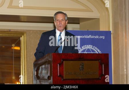 Bureau du secrétaire - SECRÉTAIRE DONALD EVANS PRÉSENTATION DU CONSEIL DES AFFAIRES MONDIALES Banque D'Images