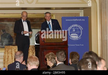 Bureau du secrétaire - SECRÉTAIRE DONALD EVANS PRÉSENTATION DU CONSEIL DES AFFAIRES MONDIALES Banque D'Images