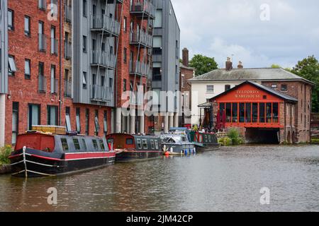 Chester, Royaume-Uni: 3 juillet 2022: Une scène générale du canal Shropshire Union près de la Tour Wharfe à Chester Banque D'Images