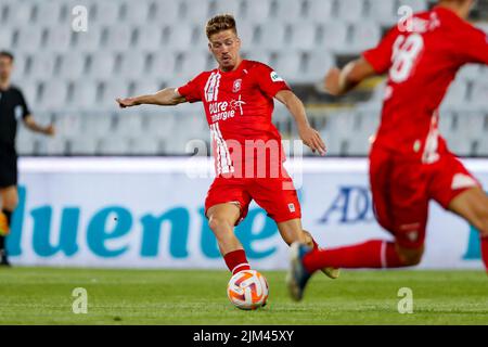 BELGRADE, SERBIE - AOÛT 4 : Gijs Smal du FC Twente pendant le troisième tour de qualification de la Ligue de conférence de l'UEFA Europa entre FK Cukaricki et le FC Twente au Stadion FK Partizan on 4 août 2022 à Belgrade, Serbie (photo de Nicola Krstic/Orange Pictures) Banque D'Images