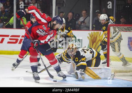 Juin 13 2022 Windsor Ontario Canada, Windsor Spitfires a battu les Hamilton Bulldogs 5-2 pour forcer un match 7. Will Cuylle(13) des Spitfires de Windsor.(Modifier Banque D'Images