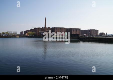 Le Royal Albert Dock. Complexe de bâtiments et d'entrepôts de quai à Liverpool, Angleterre, Royaume-Uni. Banque D'Images