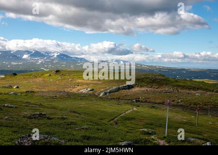 Le sentier de randonnée entre les stations de montagne suédoises Blahammarens et Norwegian Storerikvollen, Jamtland, Suède Banque D'Images