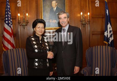 Bureau du Secrétaire - le Secrétaire Carlos Gutierrez avec le Ministre chinois Banque D'Images