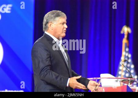 Dallas, Texas, États-Unis. 4th août 2022. (NOUVEAU) Sean Hannity prononce une allocution à la Conférence d'action politique conservatrice 2022 à Dallas, Texas. 4 août 2022, Dallas, TX, États-Unis : Sean Hannity, Fox News, animateur de TV, prononce des remarques lors de la Conférence d'action politique conservatrice (CPAC), qui s'est tenue au Texas, aux États-Unis, jeudi (4). La conférence, qui se poursuit jusqu'au dimanche (07), est diffusée en direct sur le site Web du CPAC et en ligne sur Fox Nation et se concentre sur l'immigration, la frontière, le genre de gauche et les politiques poussées par les démocrates aux États-Unis et aussi sur la guerre en Ukraine et en Russie Banque D'Images