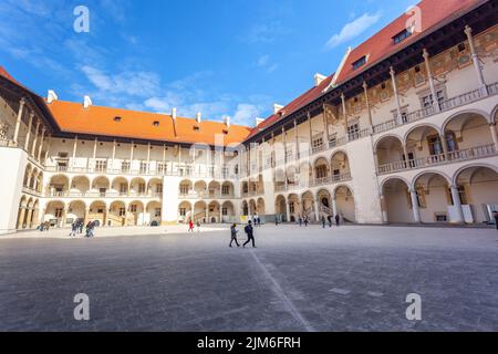 Cracovie, Pologne - 14 mars 2022 : le château de Wawel est une résidence de château Banque D'Images