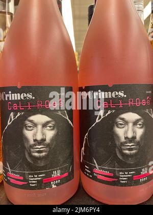 Grovetown, GA USA - 05 03 22: Magasin de détail boissons Snoop Dogg 19 crimes vin Banque D'Images