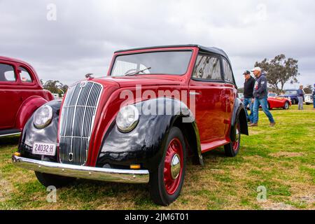 Morris 8 1940s Tourer Cabriolet deux portes au Manilla Showground Australie. Banque D'Images