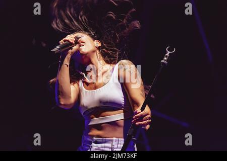 3 août 2022, Bassano del Grappa, Italie: ELISA - Retour au futur circuit en direct - Bassano del Grappa. La chanteuse italienne Elisa se produit à Bassano del Grappa, avec sa tournée « Retour au futur », dédiée à la protection de l'environnement. (Credit image: © Mimmo Lamacchia/Pacific Press via ZUMA Press Wire) Banque D'Images