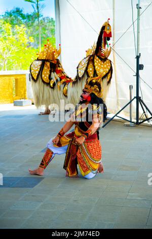 Cha-am, l'Indonésie - septembre 2, 2019 : Garuda Wisnu ballet danse exécutée au parc culturel GWK Banque D'Images