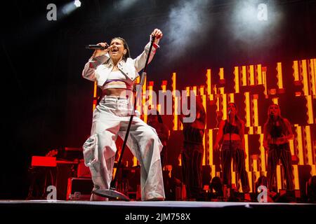 3 août 2022, Bassano del Grappa, Italie: ELISA - Retour au futur circuit en direct - Bassano del Grappa. La chanteuse italienne Elisa se produit à Bassano del Grappa, avec sa tournée « Retour au futur », dédiée à la protection de l'environnement. (Credit image: © Mimmo Lamacchia/Pacific Press via ZUMA Press Wire) Banque D'Images