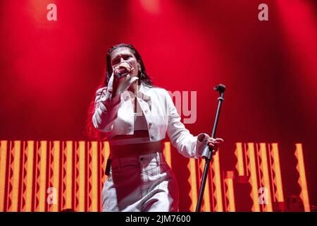 3 août 2022, Bassano del Grappa, Italie: ELISA - Retour au futur circuit en direct - Bassano del Grappa. La chanteuse italienne Elisa se produit à Bassano del Grappa, avec sa tournée « Retour au futur », dédiée à la protection de l'environnement. (Credit image: © Mimmo Lamacchia/Pacific Press via ZUMA Press Wire) Banque D'Images