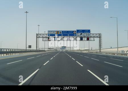 Doha Road et express Way, Qatar. Banque D'Images