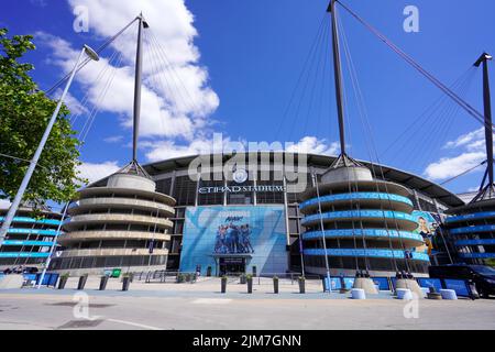 MANCHESTER, ROYAUME-UNI - 13 JUILLET 2022: Ville de Manchester Stadium également connu Etihad Stadium est le terrain d'attache du Manchester City FC. Banque D'Images