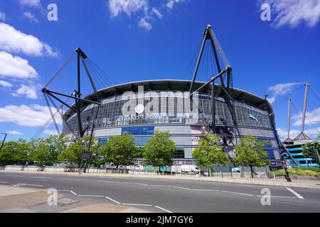 MANCHESTER, ROYAUME-UNI - 13 JUILLET 2022: Ville de Manchester Stadium également connu Etihad Stadium est le terrain d'attache du Manchester City FC. Banque D'Images