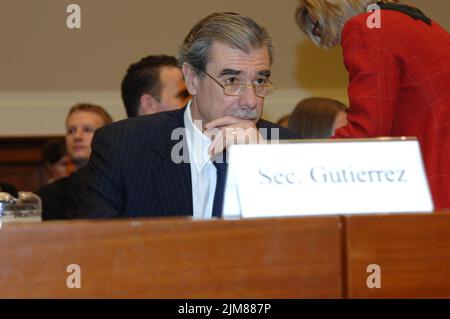 Bureau du Secrétaire (Carlos Gutierrez) - Comité de l'énergie et du commerce avec le Secrétaire Gutierrez Banque D'Images