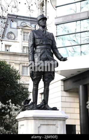 Statue du président de Gaulle Londres Banque D'Images