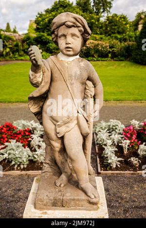 Statue de garçon avec le glam de Cardiff de Sachel St. Fagan Banque D'Images